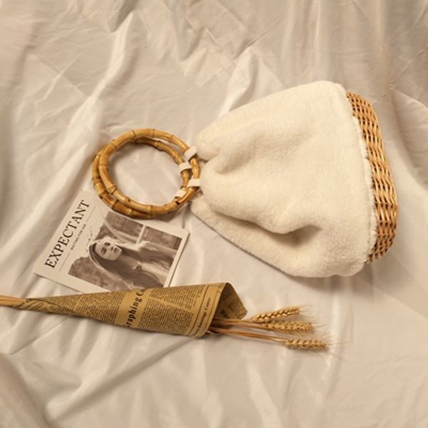 new high designer women beautiful fur straw hand bags mujer handmade rattan woven crossbody basket handbags with capacity
new high designer women beautiful fur straw hand bags mujer handmade rattan woven crossbody basket handbags with capacity