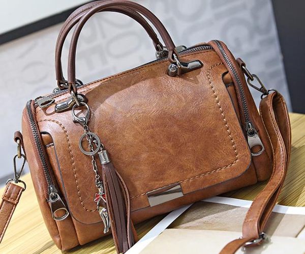 designer wild luxury one-shoulder diagonal bag fashion boston pillow bag designer ladies portable tassel bag
designer wild luxury one-shoulder diagonal bag fashion boston pillow bag designer ladies portable tassel bag