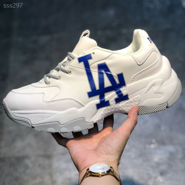 selling 2020 new custom generous mens women shoes black white pink beige red blue sneakers high size 36-45 for sale
selling 2020 new custom generous mens women shoes black white pink beige red blue sneakers high size 36-45 for sale