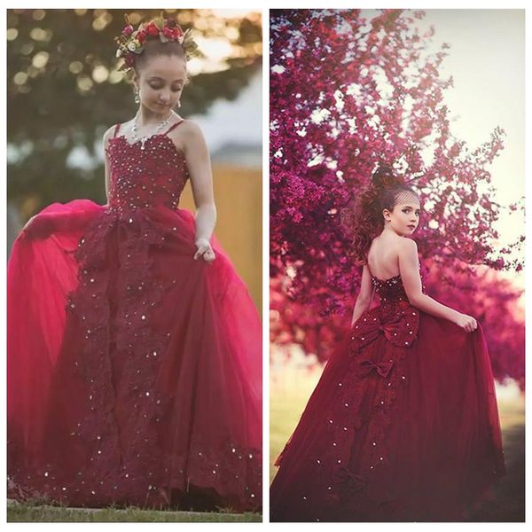 2021 spaghetti strips a-line lace appliques girls pageant dresses beaded crystal sweep train long flower girls dress party gowns with bow, White;red
2021 spaghetti strips a-line lace appliques girls pageant dresses beaded crystal sweep train long flower girls dress party gowns with bow, White;red
