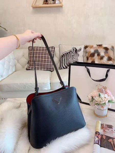 2020 новый женский кулиской tote плечо мешок руки кожа bucket классический большой емкости сумки посыльного сумки дизайнер сумки на ремне
2020 новый женский кулиской tote плечо мешок руки кожа bucket классический большой емкости сумки посыльного сумки дизайнер сумки на ремне