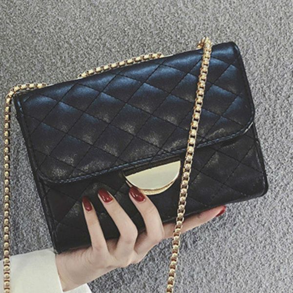 small black bag women's 2020ins messenger bag xiangfeng lingge chain
small black bag women's 2020ins messenger bag xiangfeng lingge chain