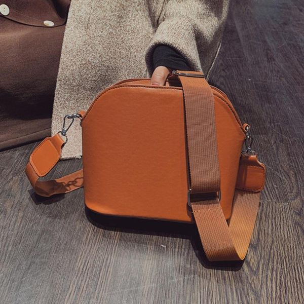 new fashion handbag for women 2020 pu leather new wide shoulder shell bag korean version vintage simple messenger bag female
new fashion handbag for women 2020 pu leather new wide shoulder shell bag korean version vintage simple messenger bag female
