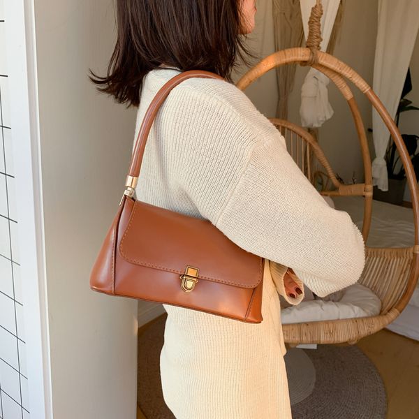 retro underarm bag french bag middle-aged niche commuter wild shoulder women autumn and winter new 2020
retro underarm bag french bag middle-aged niche commuter wild shoulder women autumn and winter new 2020