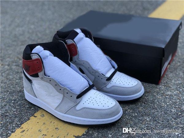 2020 air aauthentic 1 high og retro white black light smoke grey men basketball shoes 555088-126 1s suede varsity red man sneakers with box
2020 air aauthentic 1 high og retro white black light smoke grey men basketball shoes 555088-126 1s suede varsity red man sneakers with box