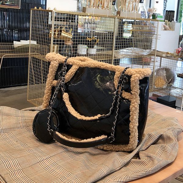 new package 2020 winter wool lamb bag fashion leisure single shoulder oblique span wool bag
new package 2020 winter wool lamb bag fashion leisure single shoulder oblique span wool bag