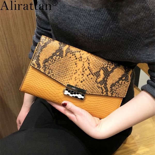 alirattan 2020 genuine leather envelope bag female trendy shoulder messenger bag fashion clutch pouch ins
alirattan 2020 genuine leather envelope bag female trendy shoulder messenger bag fashion clutch pouch ins