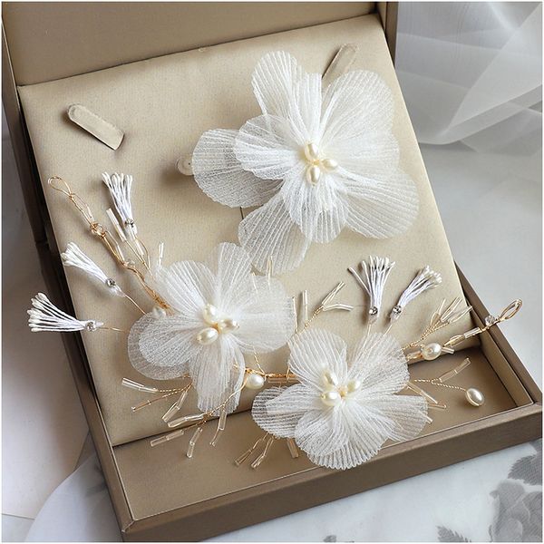 korean-style bride headdress yarn flower barrettes headdress child star performance tiara hairdress wedding hair accessories, Golden;white
korean-style bride headdress yarn flower barrettes headdress child star performance tiara hairdress wedding hair accessories, Golden;white