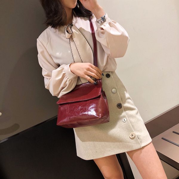 fashion 2019 casual summer women's flip pure-colour cover retro shoulder purse flap bag messenger student beach simple bag
fashion 2019 casual summer women's flip pure-colour cover retro shoulder purse flap bag messenger student beach simple bag