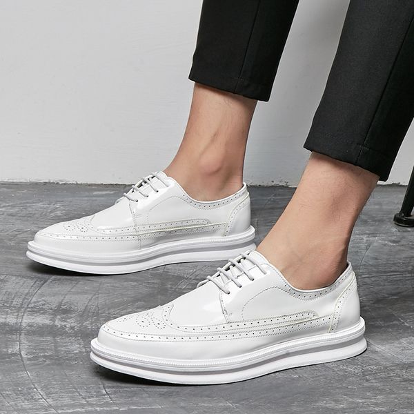men party nightclub dress bright patent leather brogue shoes black white oxford shoe bullock flat platform zapato
men party nightclub dress bright patent leather brogue shoes black white oxford shoe bullock flat platform zapato