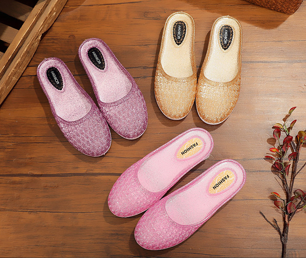 2020 new summer female sandals and slippers hollow crystal shoes sandals bird nest hole shoes flat rain beach, Black
2020 new summer female sandals and slippers hollow crystal shoes sandals bird nest hole shoes flat rain beach, Black