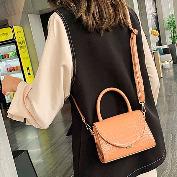 women 2019 new shoulder bag hasp fashion solid handbag simple messenger bag small square phone female crossbody bags tote
women 2019 new shoulder bag hasp fashion solid handbag simple messenger bag small square phone female crossbody bags tote