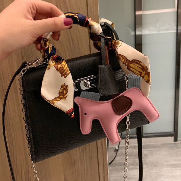 femme handbags tote bag classic fashion shoulder bags style genuine leather handbags shopping bag 
femme handbags tote bag classic fashion shoulder bags style genuine leather handbags shopping bag