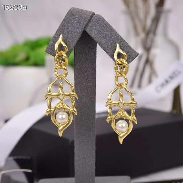 fashionable new pearl stud earrings luxury custom brass s925 sterling silver needle elegant stud earrings, Golden;silver
fashionable new pearl stud earrings luxury custom brass s925 sterling silver needle elegant stud earrings, Golden;silver