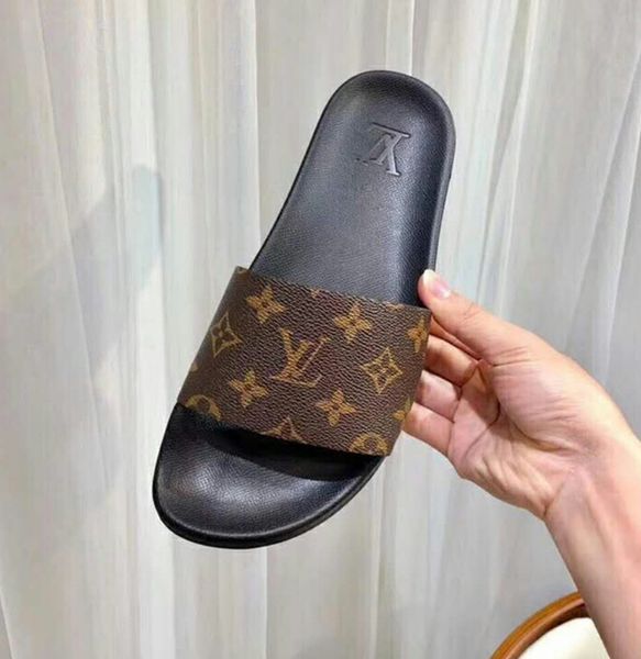 Branded men canva trap waterfront mule home hoe de igner women flower waterproof rubber out ole flat lipper
Branded men canva trap waterfront mule home hoe de igner women flower waterproof rubber out ole flat lipper