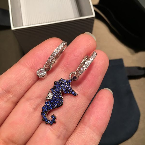 животное циркон синих seahorse серьга женщина асимметрия французских легкие шипы длинные серьги свежие женщины sen, Silver
животное циркон синих seahorse серьга женщина асимметрия французских легкие шипы длинные серьги свежие женщины sen, Silver