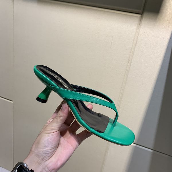 2020 trend deep green kitten heels sandals women square open toe flip flops narrow band med-high heels sandalias mujer jandal, Black
2020 trend deep green kitten heels sandals women square open toe flip flops narrow band med-high heels sandalias mujer jandal, Black