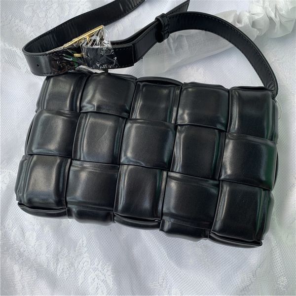 2020 simple square packaging box type sponge leather handbag with oblique grid pillow woven shoulder bag for women's height
2020 simple square packaging box type sponge leather handbag with oblique grid pillow woven shoulder bag for women's height