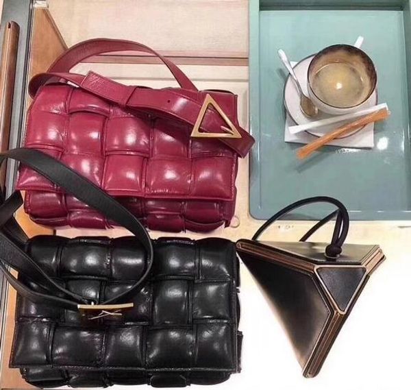 and est brand leather handbags designer woven checkered tofu pillow bag high-end leather shoulder shoulder small square bag 
and est brand leather handbags designer woven checkered tofu pillow bag high-end leather shoulder shoulder small square bag