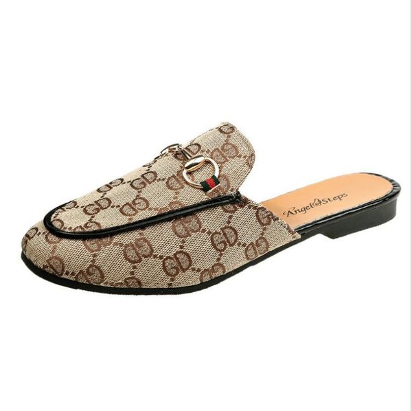 2020 summer fashion brand slippers men women sandals designer shoes luxury slide summer fashion wide flat slippery sandals slipper flip flop, Silver
2020 summer fashion brand slippers men women sandals designer shoes luxury slide summer fashion wide flat slippery sandals slipper flip flop, Silver
