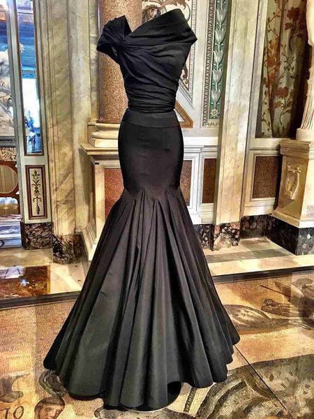2018 Sexy High Neck Cheap Prom Dresses Mermaid Black Cap Sleeves Plus Size Floor Length Long Formal Prom Dress Saudi Arabic Party Gowns
2018 Sexy High Neck Cheap Prom Dresses Mermaid Black Cap Sleeves Plus Size Floor Length Long Formal Prom Dress Saudi Arabic Party Gowns