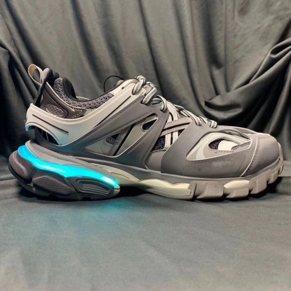2019 ladies sports shoes womens mens running shoes brand design sports training ladies casual led lights, Black
2019 ladies sports shoes womens mens running shoes brand design sports training ladies casual led lights, Black