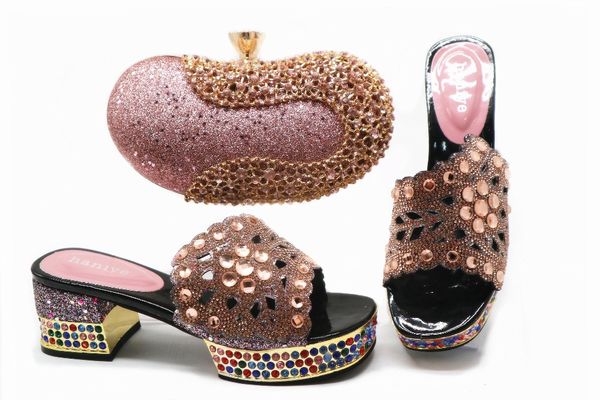 champagne gold italy shoes and bag matching set lady slippers shoe with many colorful stones with matching clutches bag sb8370-5, Black;white
champagne gold italy shoes and bag matching set lady slippers shoe with many colorful stones with matching clutches bag sb8370-5, Black;white