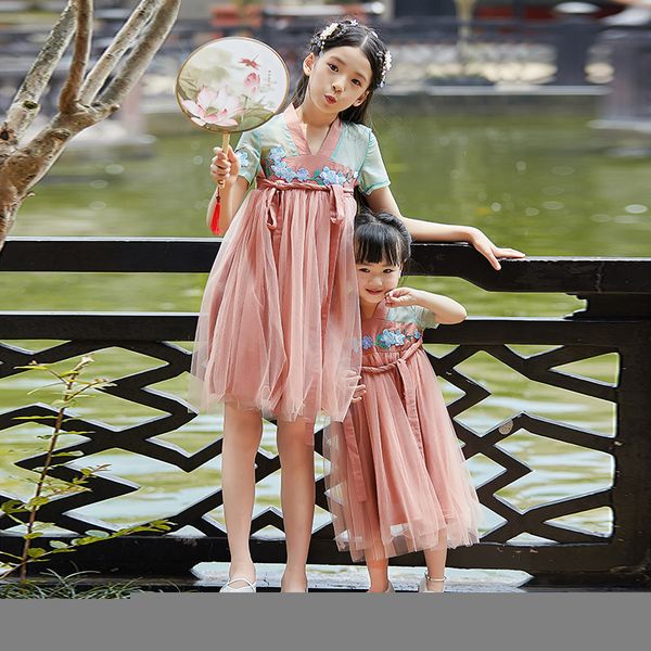 new girls hanfu dresses chinese style summer skirt for kid chinese ancient and traditional red hanfu folk dance costume dql1402, Black;red
new girls hanfu dresses chinese style summer skirt for kid chinese ancient and traditional red hanfu folk dance costume dql1402, Black;red