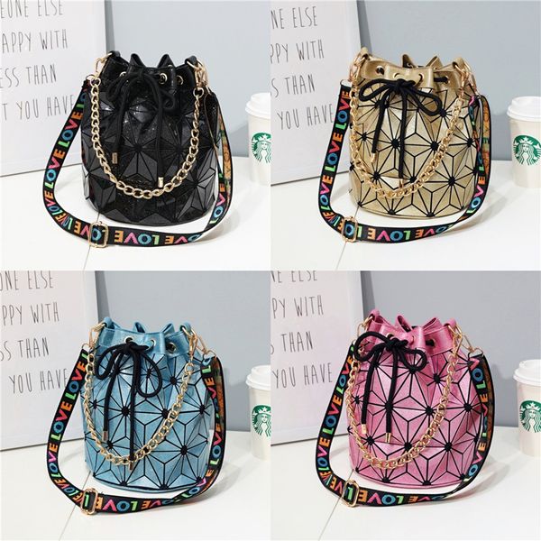 designer-fashion 2020 women bag new black women shoulder bag pu rivet package large famous designer bag d159#468
designer-fashion 2020 women bag new black women shoulder bag pu rivet package large famous designer bag d159#468