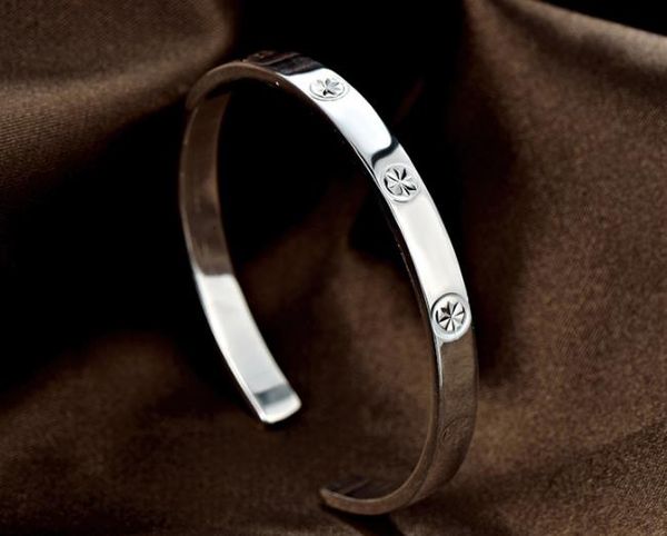 stylish small fresh accessories s990 silver bracelet ladies popular simple personality sterling silver bracelet head, Golden;silver
stylish small fresh accessories s990 silver bracelet ladies popular simple personality sterling silver bracelet head, Golden;silver
