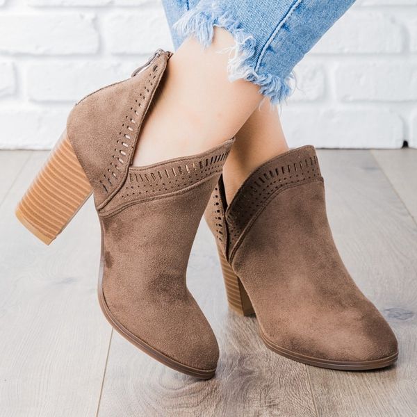 puimentiua women boots 2019 autumn fashion suede leather boots plus size thick high heel ladies shoes ankle for women, Black
puimentiua women boots 2019 autumn fashion suede leather boots plus size thick high heel ladies shoes ankle for women, Black