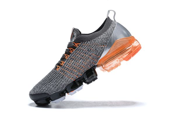 2020 new men women running shoes multi color white black crimson pulse ultramarine mens athletic trainers casual sports sneakers
2020 new men women running shoes multi color white black crimson pulse ultramarine mens athletic trainers casual sports sneakers