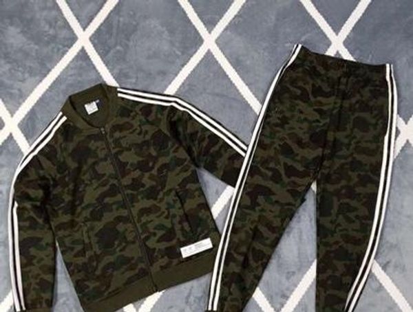 2020 new wholesale designer mens tracksuits monkey head print camouflage brand letter print fashion casual sports suits kits jacket, Gray
2020 new wholesale designer mens tracksuits monkey head print camouflage brand letter print fashion casual sports suits kits jacket, Gray