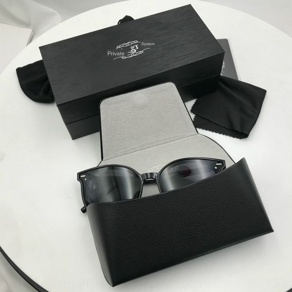 private customized sun case case glasses set plain glasses gift box customized leather box
private customized sun case case glasses set plain glasses gift box customized leather box