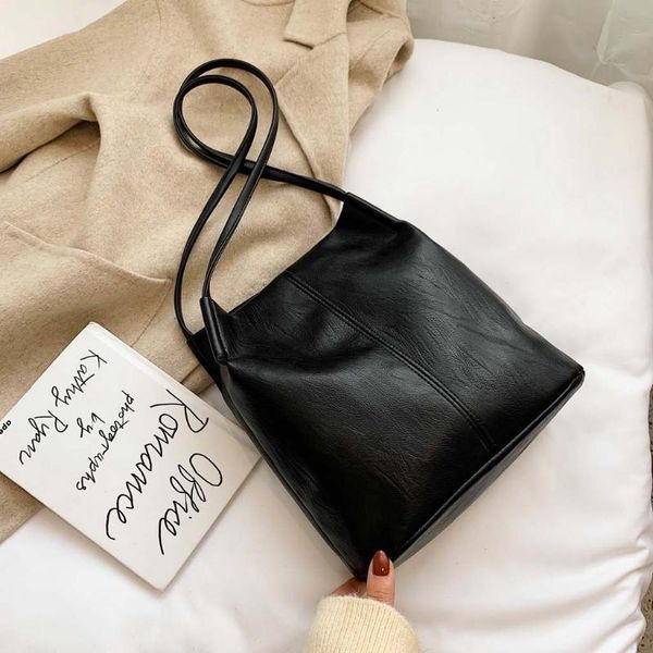 women's solid color simple shoulder crossbody bag casual handbag winter large capacity waterproof crossbody bag feminina#30
women's solid color simple shoulder crossbody bag casual handbag winter large capacity waterproof crossbody bag feminina#30