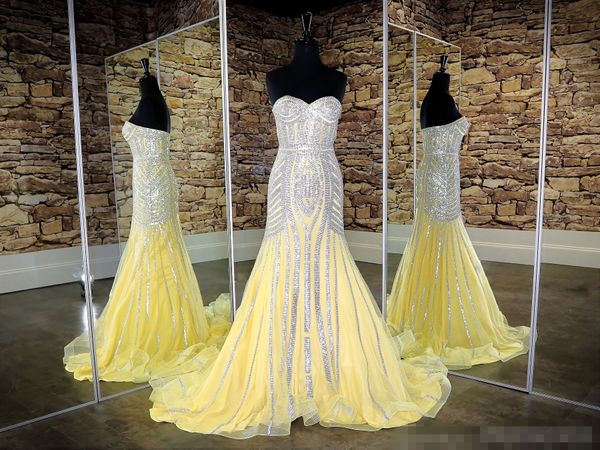 2022 gorgeous yellow saudi arabic pageant prom dresses mermaid crystal beaded sweetheart chiffon floor length evening formal gown dress, White;red
2022 gorgeous yellow saudi arabic pageant prom dresses mermaid crystal beaded sweetheart chiffon floor length evening formal gown dress, White;red