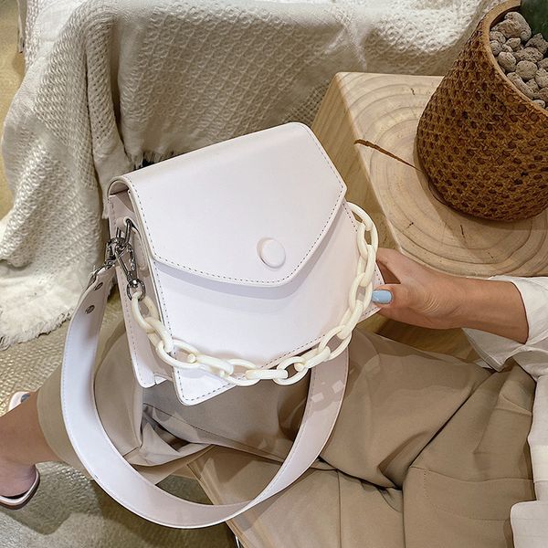 2020 summer new tide small fresh messenger bag fashion chain small square bag lock female shoulder
2020 summer new tide small fresh messenger bag fashion chain small square bag lock female shoulder