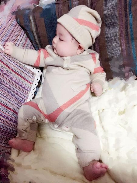 spring autumn and winter baby boy's and girl's cute khaki knitting jumpsuits, long sleeve plaid knitted cotton clothing + a hat, Blue
spring autumn and winter baby boy's and girl's cute khaki knitting jumpsuits, long sleeve plaid knitted cotton clothing + a hat, Blue
