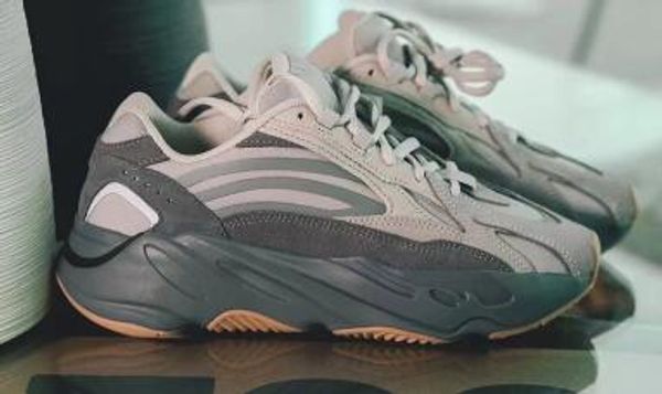 Kanye West 700 Tephra Utility Black Wave Runner 3M светоотражающие мужские кроссовки аутентичные кросс
Kanye West 700 Tephra Utility Black Wave Runner 3M светоотражающие мужские кроссовки аутентичные кросс
