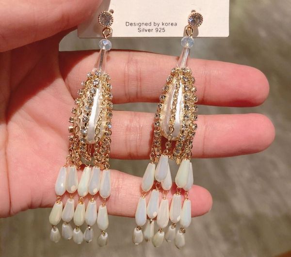 wholesal earrings 925 silver needle catching chain drop semi-precious exaggerated long ear wire earrings personality temperament long earrin
wholesal earrings 925 silver needle catching chain drop semi-precious exaggerated long ear wire earrings personality temperament long earrin