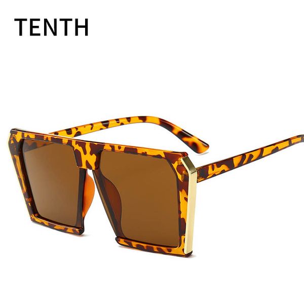 European and American fashion retro large frame metal border high-quality sunglasses pattern snake pattern designer sports sunglasses cyclin
European and American fashion retro large frame metal border high-quality sunglasses pattern snake pattern designer sports sunglasses cyclin