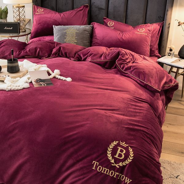 double-sided milk coral velvet four-piece winter bedding bright red wedding wedding quilt flannel sheets
double-sided milk coral velvet four-piece winter bedding bright red wedding wedding quilt flannel sheets