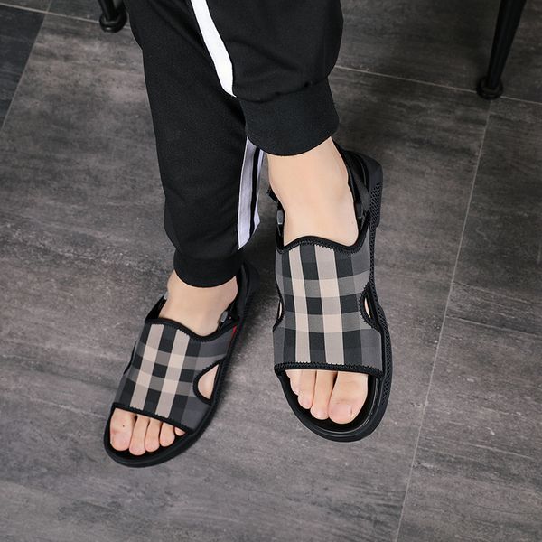 leisure time sandals male man beach shoes nonslip male shoe wenzhou shoes, Black;blue