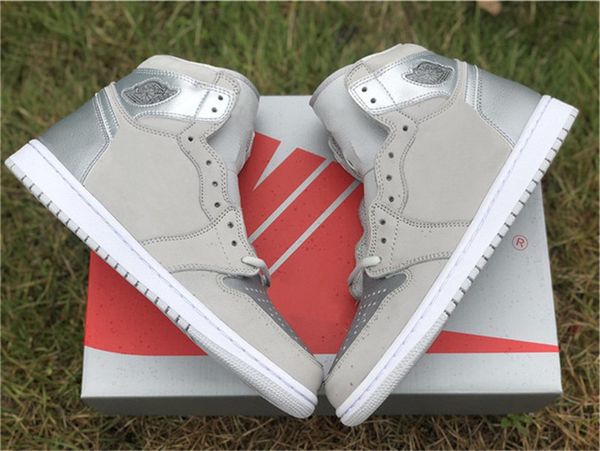 2020 горячие аутентичные 1 high og co.jp токио mens basketball обувь нейтральная серый белый metallic silver 1s спорт кроссовки с коробкой
2020 горячие аутентичные 1 high og co.jp токио mens basketball обувь нейтральная серый белый metallic silver 1s спорт кроссовки с коробкой