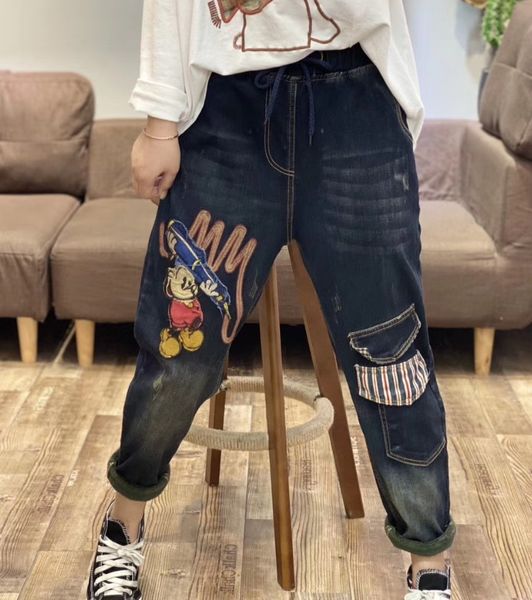 winter models plus velvet denim trousers women's elastic waist large size washed embroidery cartoon patch pocket harem pants, Blue
winter models plus velvet denim trousers women's elastic waist large size washed embroidery cartoon patch pocket harem pants, Blue