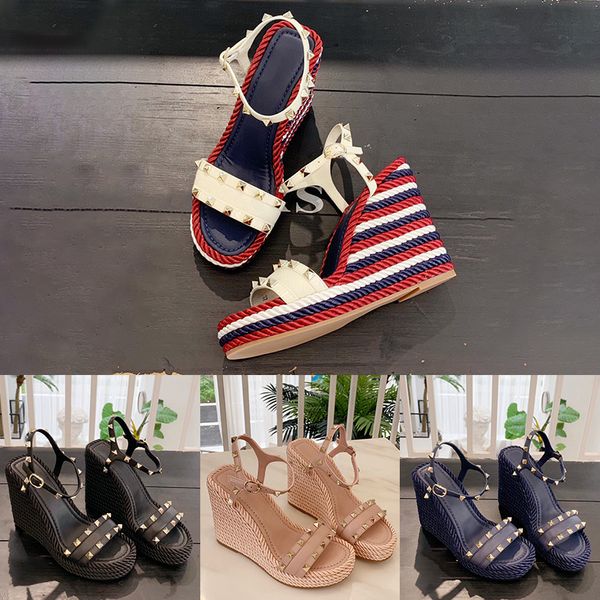 designer womens rockstud sandals luxury black apricot pink riveting casual shoes with box size 35-40
designer womens rockstud sandals luxury black apricot pink riveting casual shoes with box size 35-40