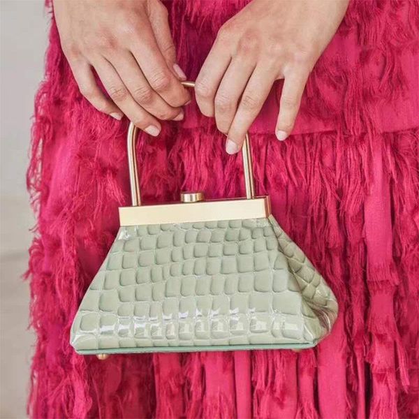 retro metal handle women handbag 2020 new fashion crocodile shoulder bag alligator small snake lady hand bags sac a main femme
retro metal handle women handbag 2020 new fashion crocodile shoulder bag alligator small snake lady hand bags sac a main femme