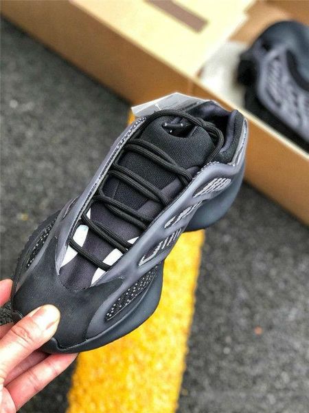 2020 azael 700 v3 utility black shoes glow in the dark kanye west 700 men womens running shoes 
2020 azael 700 v3 utility black shoes glow in the dark kanye west 700 men womens running shoes
