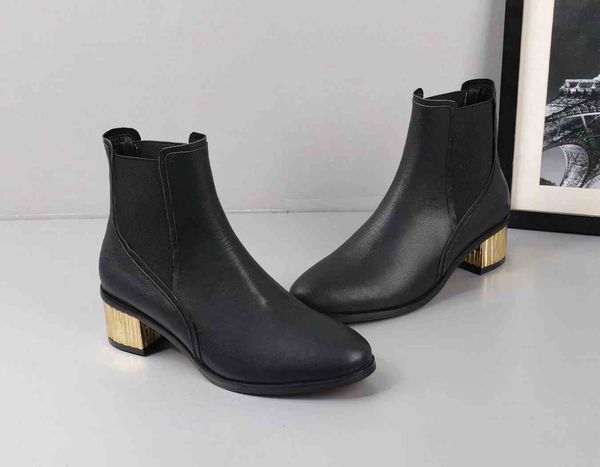 explosion models new winter luxury ladies boots party brown black ankle boots low heel leather suede flat short tube women s boots 35-39
explosion models new winter luxury ladies boots party brown black ankle boots low heel leather suede flat short tube women s boots 35-39