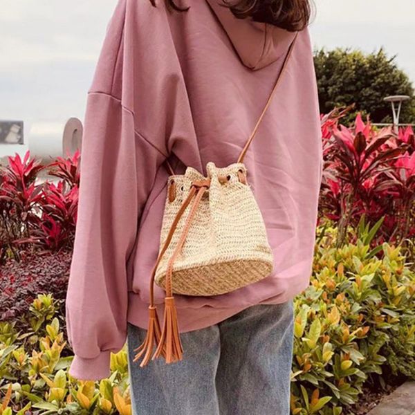 women casual beach straw single bags mini crossbody bags rattan handbags fringe drawstring bucket for summer beach new
women casual beach straw single bags mini crossbody bags rattan handbags fringe drawstring bucket for summer beach new